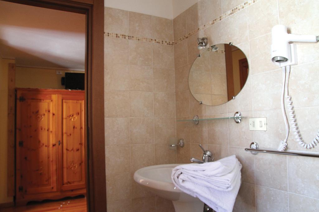 Green Hotel Herbetet Cogne Quarto foto